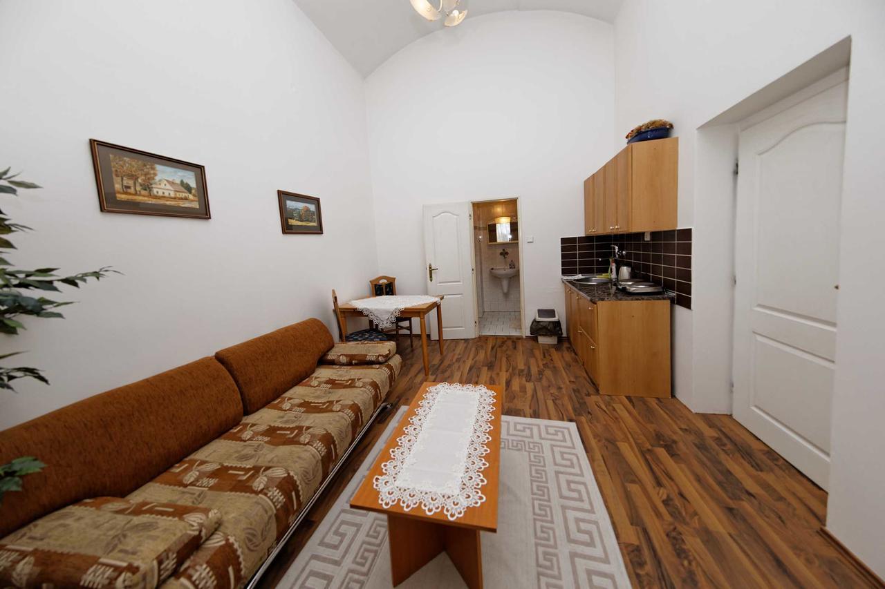 פראג Apartments U Cisare מראה חיצוני תמונה